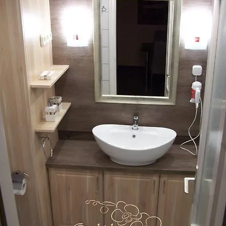 市中心兰花公寓